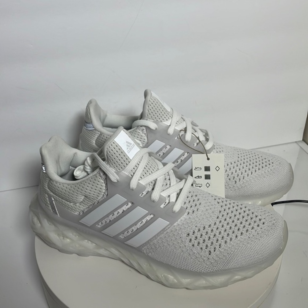 NWT Adidas sneakers size 8.5